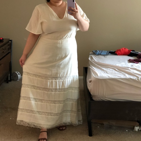 ☁️🦢🐚IVORY DRESS🐚🦢☁️ - Picture 6 of 6